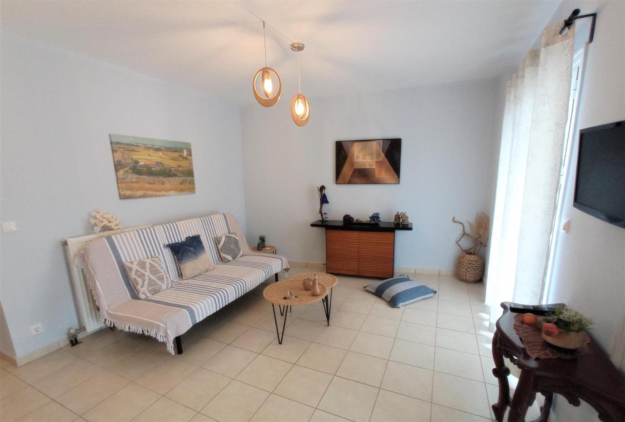 G Apartment In Agia Efimia ภายนอก รูปภาพ
