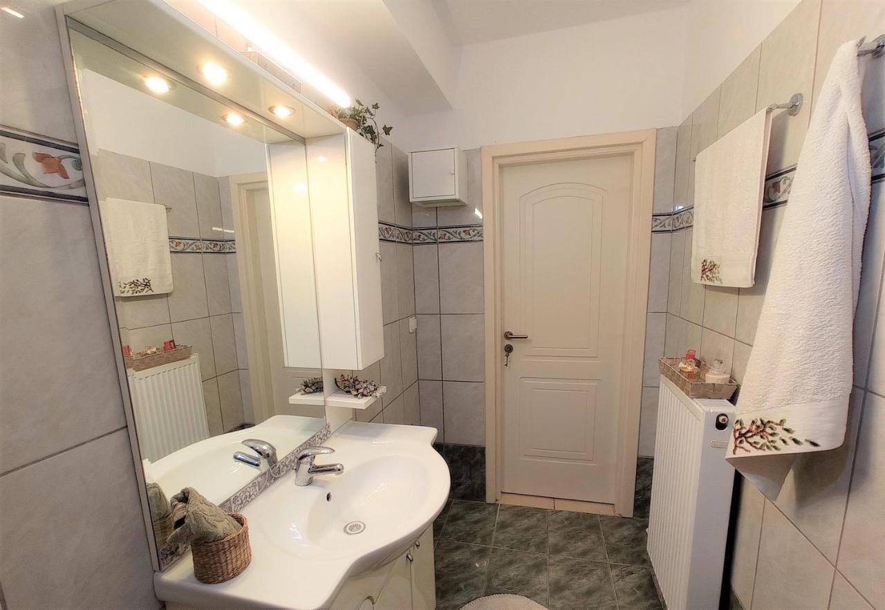 G Apartment In Agia Efimia ภายนอก รูปภาพ